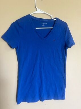 Tommy Hilfiger Short-Sleeve V-Neck Tee in Blue
